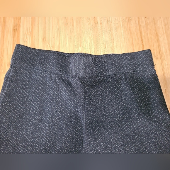 Thalian Black and Gray Herringbone Print Ponte Pant Women's Size 2 - Picture 5 of 7